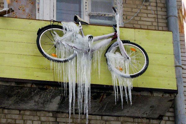 Хранение велосипеда на балконе primer-nepravilnogo-hraneniya-velosipeda.jpg