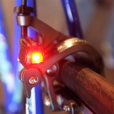 Велофонарь задний Sigma Brakelight Red 31000
